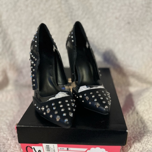 Women’s high heels. - Picture 8 of 8